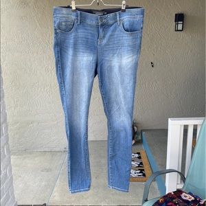 Torrid 18T bombshell jeans